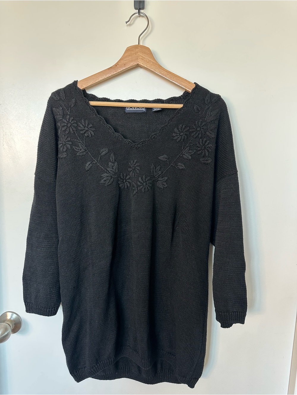 Vintage HONORS Black Floral Embroidered Knit Sweater L Boho